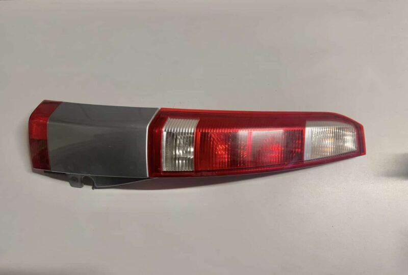Original gebraucht Rückleuchte Schlußleuchte hinten Links OPEL MERIVA 2003. Oe-Teilenummer: 93294345, 89398084, 93295362, 39398101