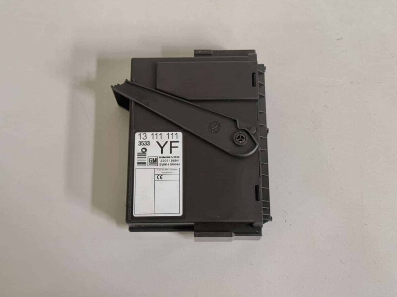Original gebraucht Komfort-Steuergerät BCM OPEL MERIVA 2003. Oe-Teilenummer: 330518684, GM-13111111, 5WK48664d, 330518684, 5WK48883