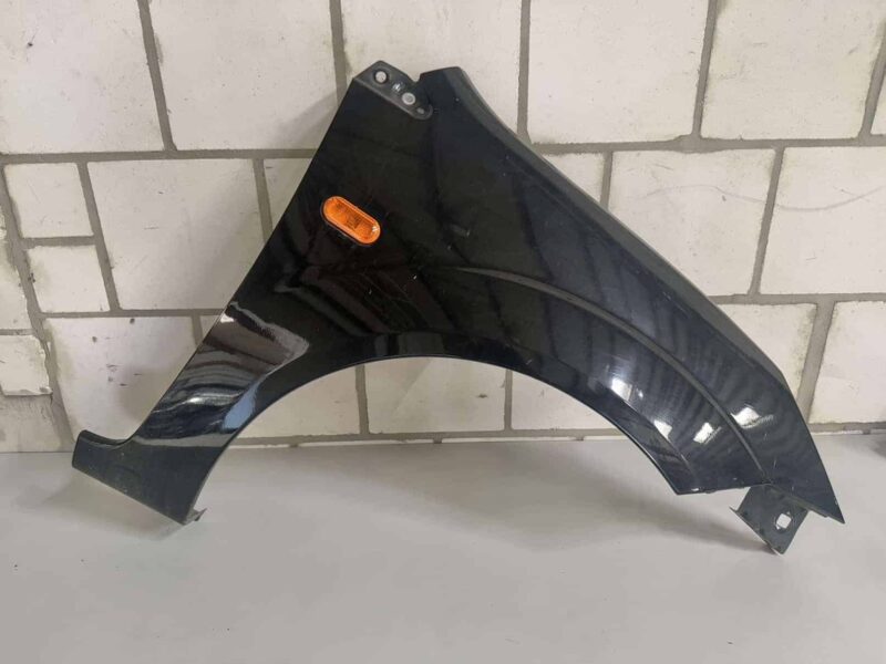 Original gebraucht Kotflügel Vorne Rechts FORD Fiesta 1.4L 2008. Oe-Teilenummer: Kotflügel Vorne Rechts, -