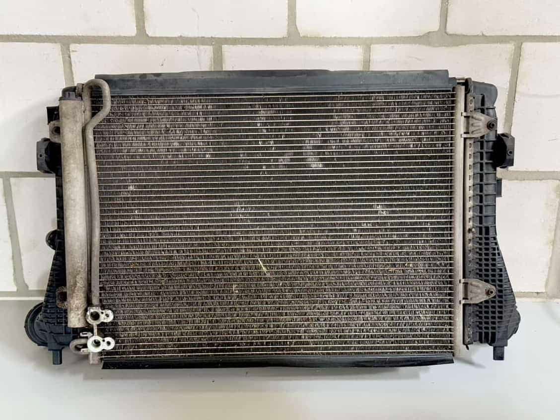 Original gebraucht Kühlerpaket Kühler Set Ladeluftkühler Wasserkühler VW Passat 3C Kombi 2008. Oe-Teilenummer: 879747V, 3C0121253Q, 1K0121207AD, 3C0121345, 3C0121253