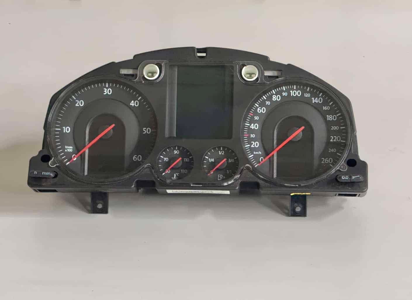 Original gebraucht Tachometer Kombiinstrument VW Passat 3C Kombi 2008. Oe-Teilenummer: 3C0920871E, A2C53194181, A2C53242429