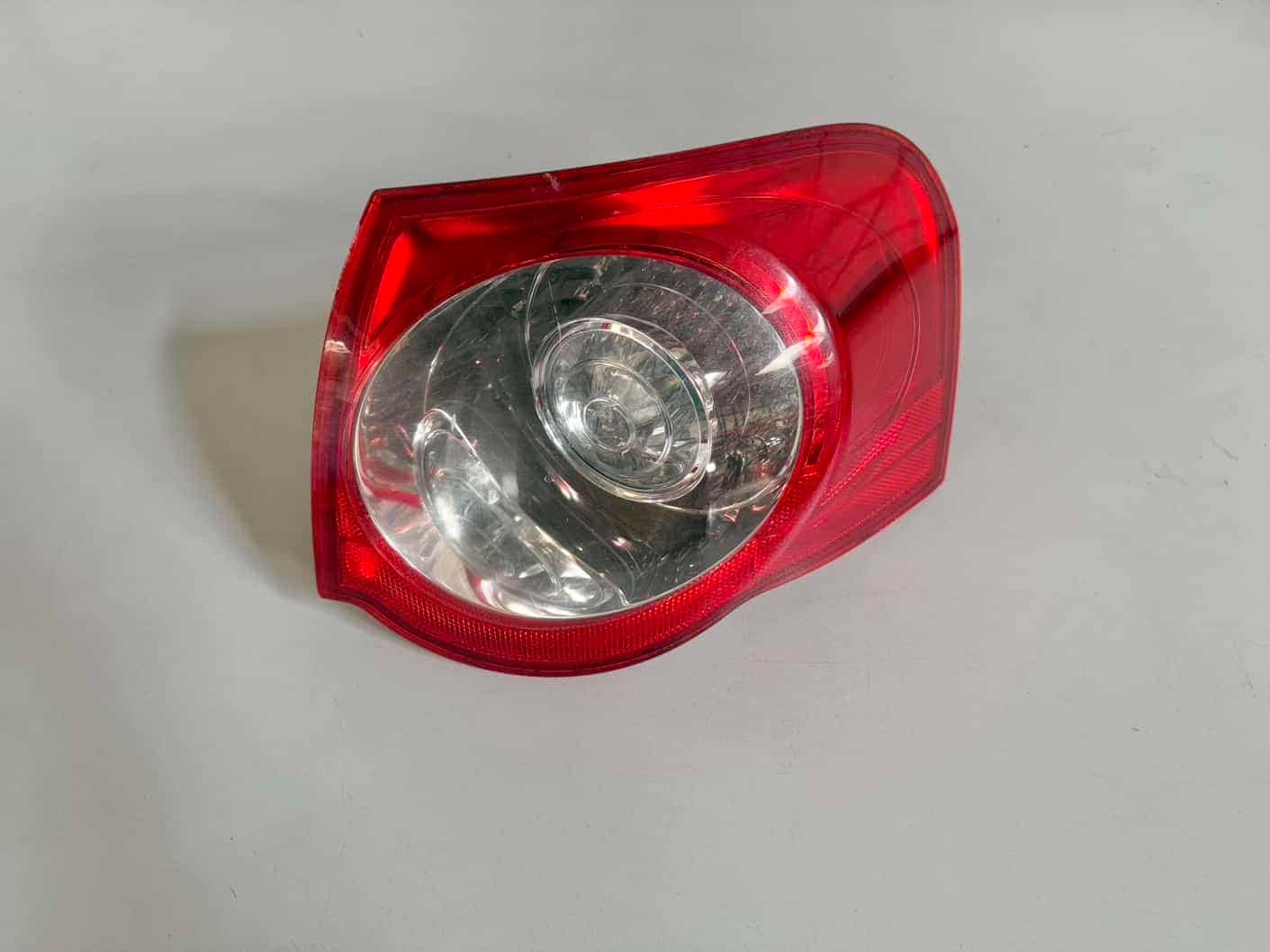 Original gebraucht Rücklicht Rückleuchte Hinten Rechts VW Passat 3C Kombi 2008. Oe-Teilenummer: 3C9945096N, 3C9945096