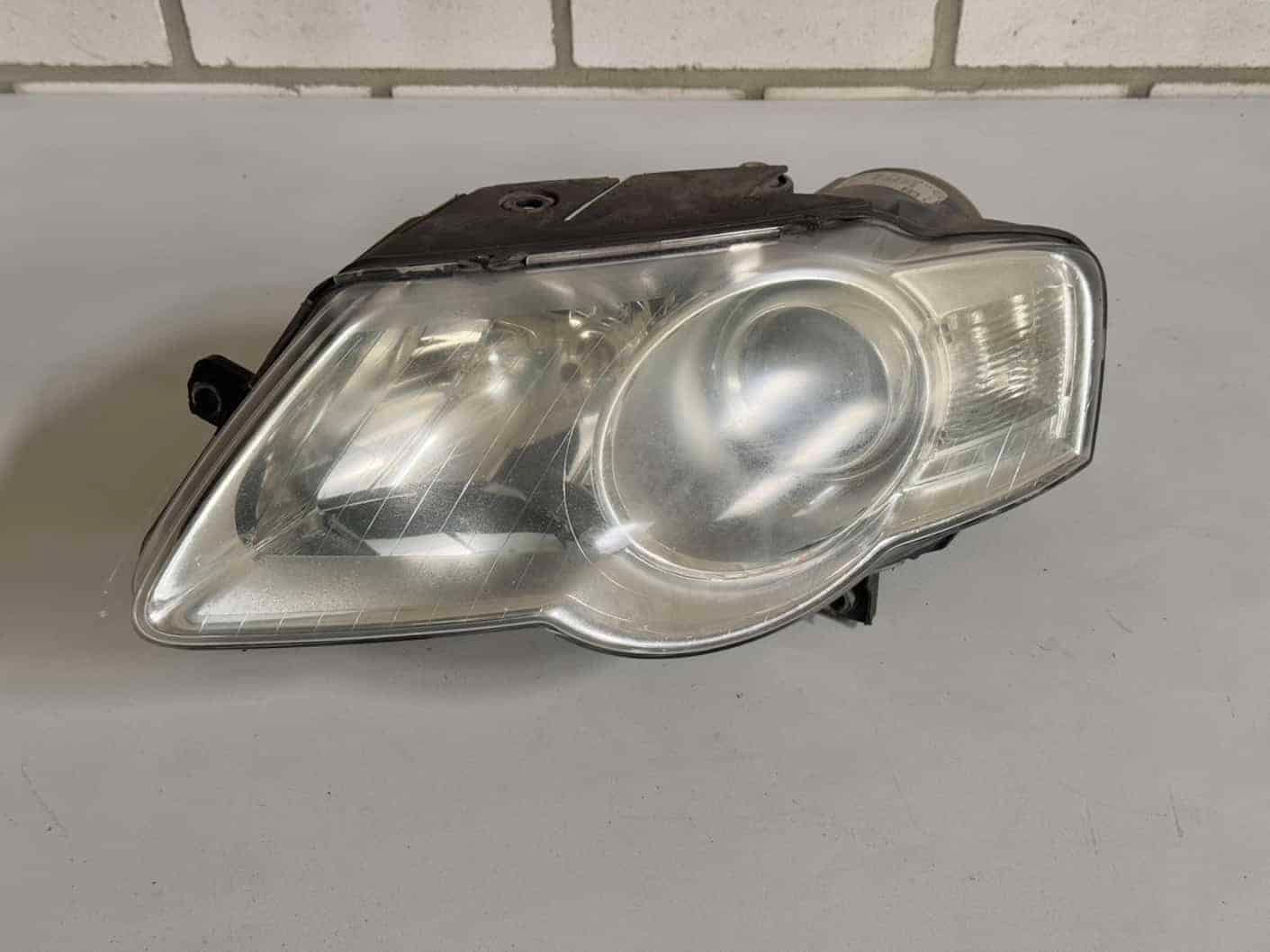 Original gebraucht Scheinwerfer links VW Passat 3C Kombi 2008. Oe-Teilenummer: 3C0941005AB, 89316390, 3C0941005