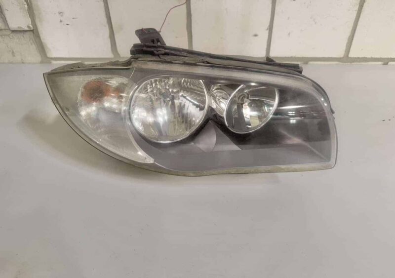 Original gebraucht Scheinwerfer Rechts BMW 116i E81 E87 2011. Oe-Teilenummer: 724965001, 69244949, 89502130, 724964902