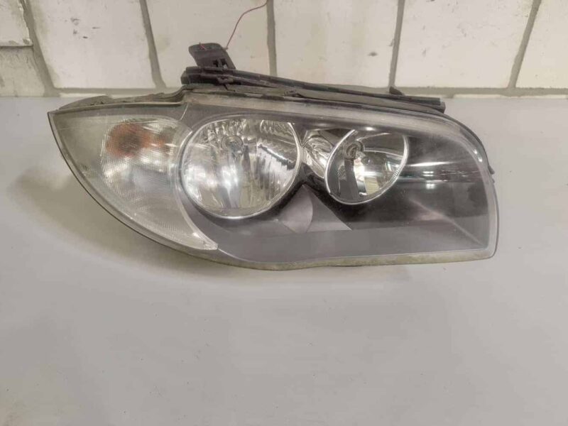 Original gebraucht Scheinwerfer Rechts BMW 116i E81 E87 2011. Oe-Teilenummer: 724965001, 69244949, 89502130, 724964902