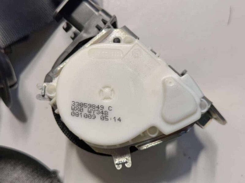 Original gebraucht Sicherheitsgurt Gurt Gurtstraffer vorne rechts BMW 116i E87 2009. Oe-Teilenummer: 33059849C, 33059849
