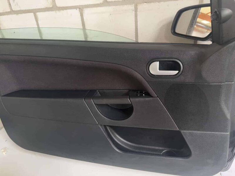 Original gebraucht Tür Vorne Links Fahrer komplett mit Außenspiegel MK5 FORD Fiesta 1.4L 2008. Oe-Teilenummer: Fahrer-Tür-vorne-Links, -