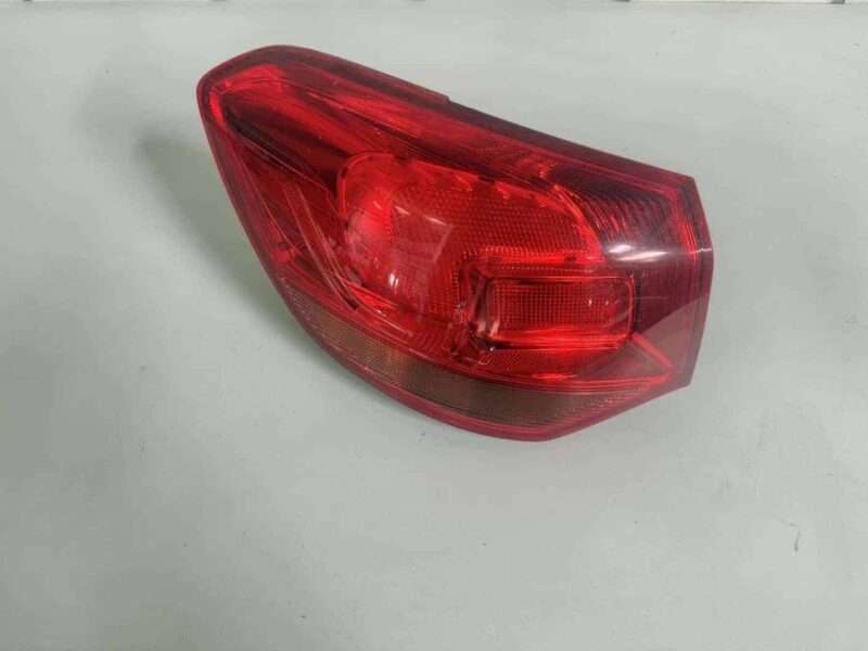 Original gebraucht Heckleuchte aussen Links OPEL ASTRA-J 2011. Oe-Teilenummer: 13282242, VPAHQX13405, 13282242