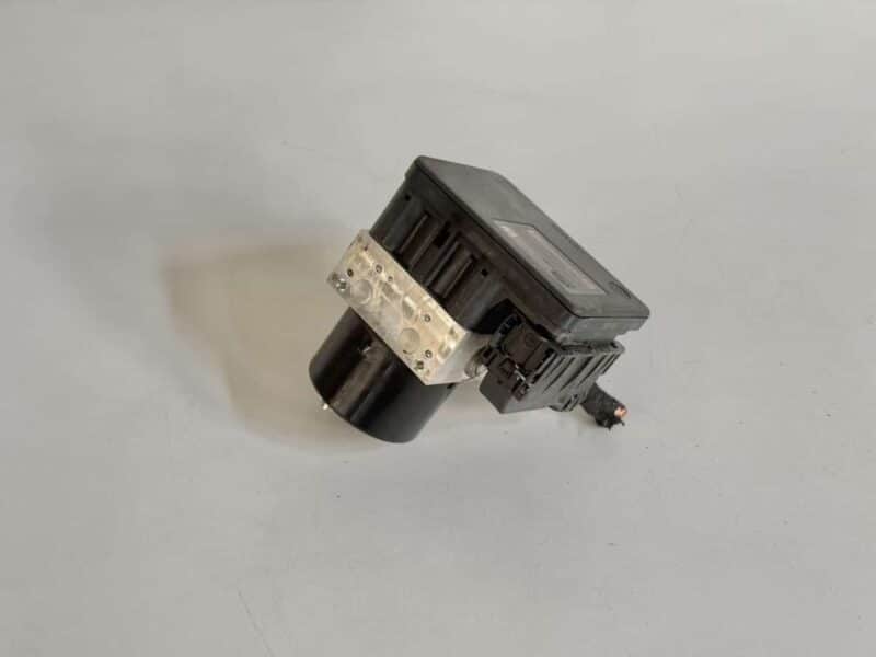 Original gebraucht ABS-Block Pumpe Hydraulikblock Steuergerät OPEL ASTRA-J 2011. Oe-Teilenummer: 13356788, 10020604294, 13356788, 10096045223