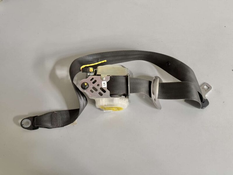 Original gebraucht 888102R900 Sicherheitsgurt links vorne Hyundai i30 2010. Oe-Teilenummer: 888102R900, -
