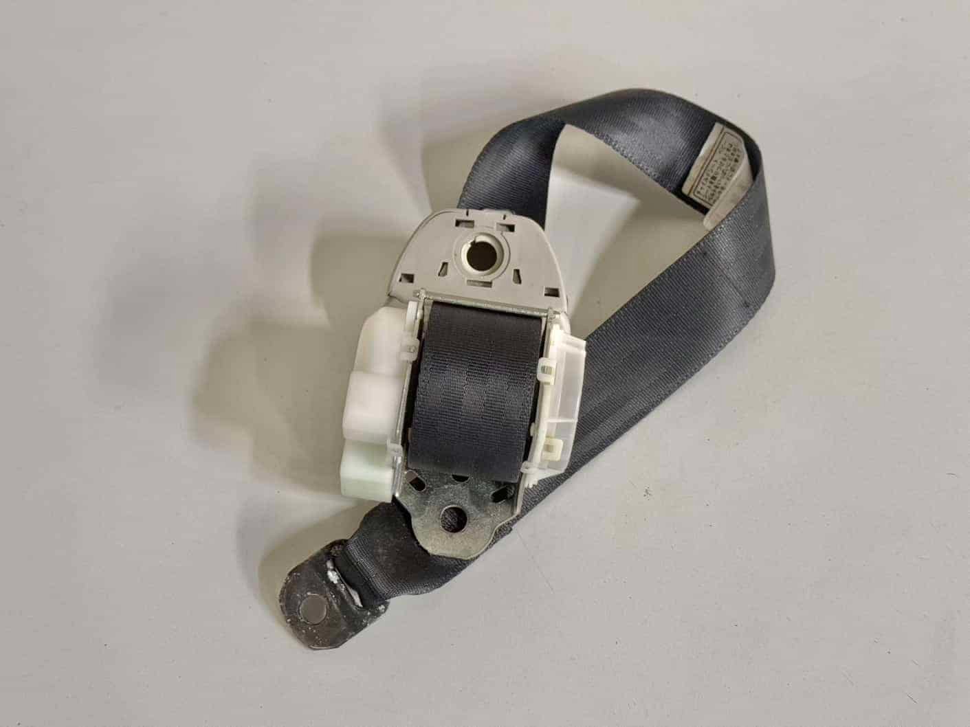 Original gebraucht Sicherheitsgurt Hinten Links 2.Reihe TOYOTA Verso 2008. Oe-Teilenummer: 7L2540, 7L2540