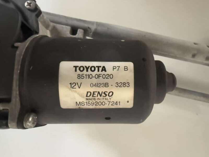 Original gebraucht Wischermotor mit Wischergestänge vorne TOYOTA Verso 2008. Oe-Teilenummer: 851100F020, -