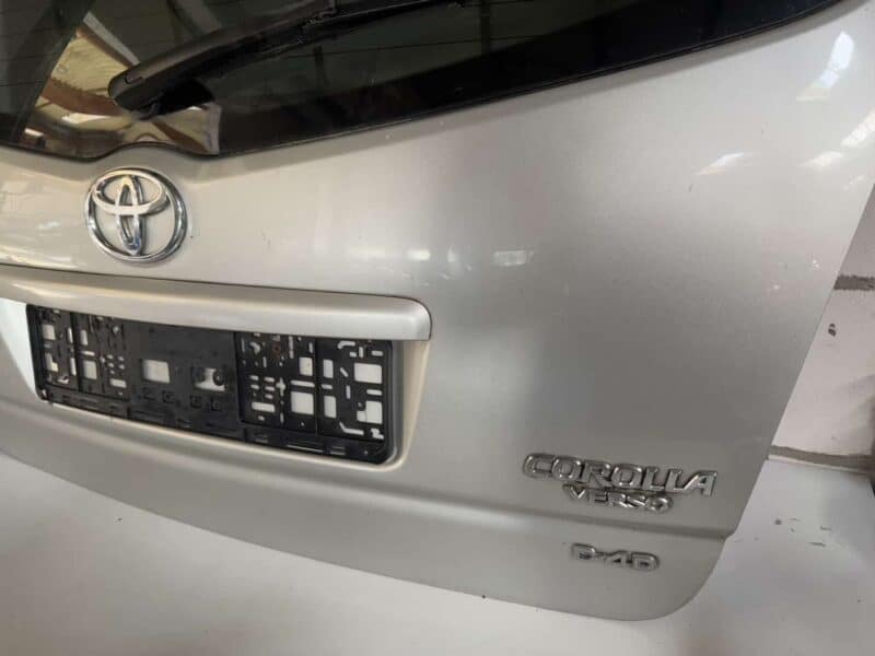 Original gebraucht Heckklappe Komplett TOYOTA Verso 2008. Oe-Teilenummer: Heckklappe, -