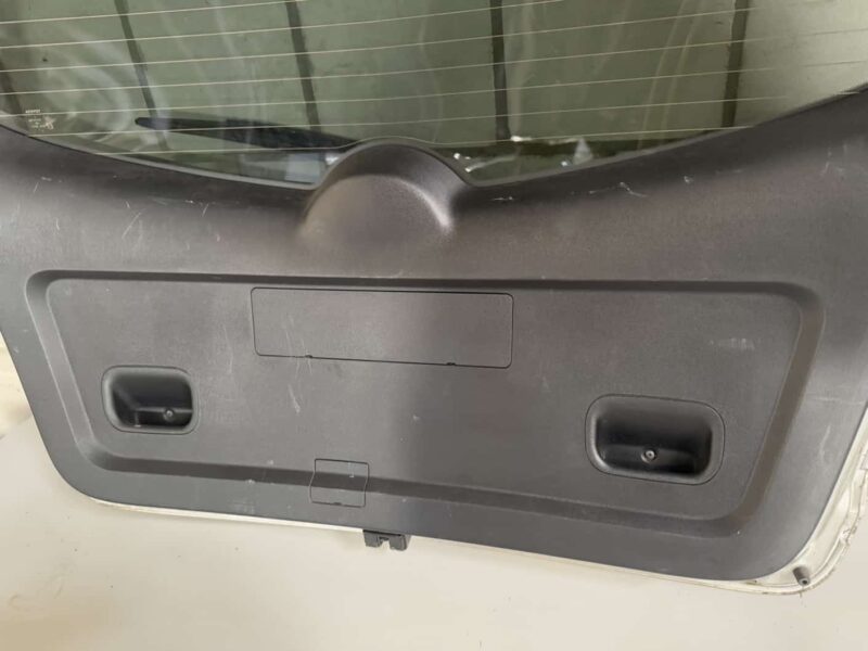 Original gebraucht Heckklappe Komplett TOYOTA Verso 2008. Oe-Teilenummer: Heckklappe, -