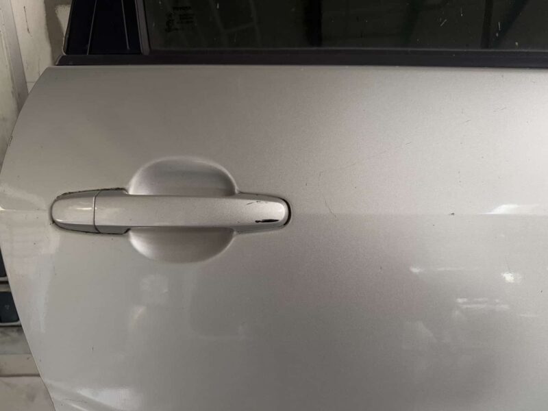 Original gebraucht Tür Hinten Rechts komplett TOYOTA Verso 2008. Oe-Teilenummer: Tür Hinten Rechts, -