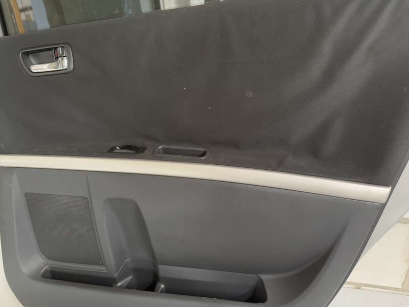 Original gebraucht Tür Hinten Rechts komplett TOYOTA Verso 2008. Oe-Teilenummer: Tür Hinten Rechts, -