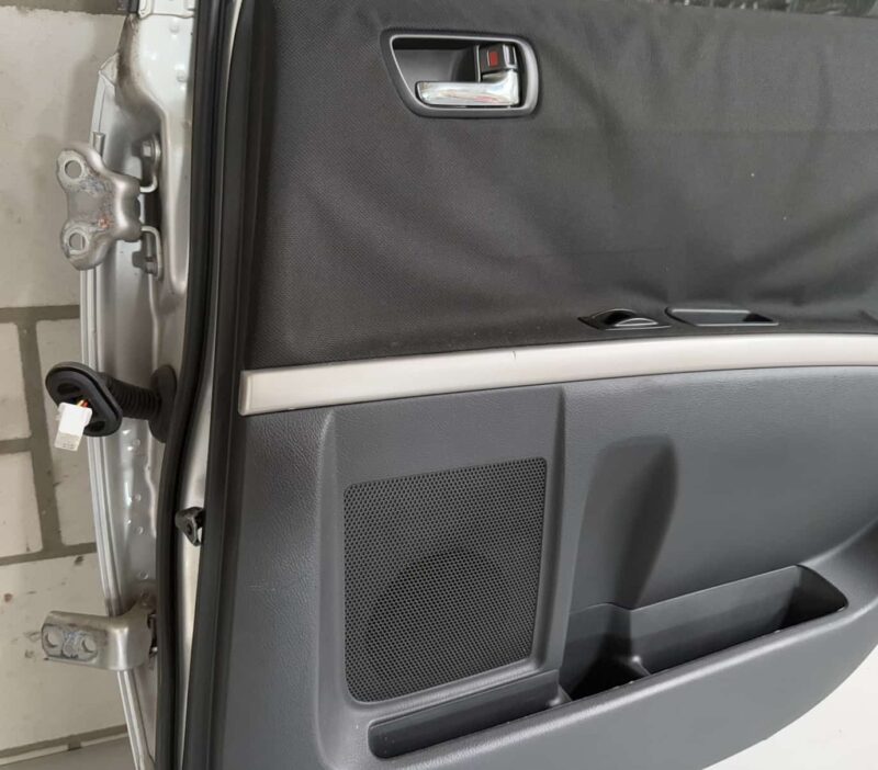 Original gebraucht Tür Hinten Rechts komplett TOYOTA Verso 2008. Oe-Teilenummer: Tür Hinten Rechts, -