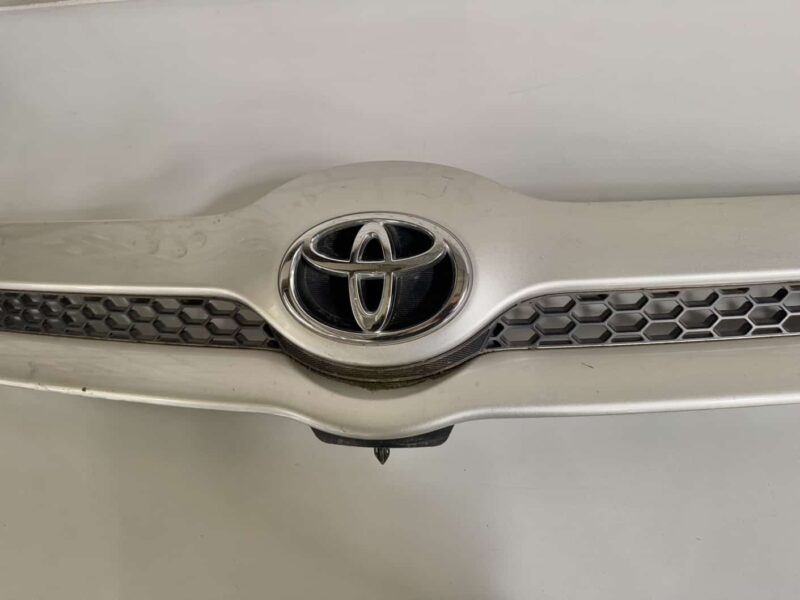 Original gebraucht kühlergrill TOYOTA Verso 2008. Oe-Teilenummer: 531110F020, 53111-0F020