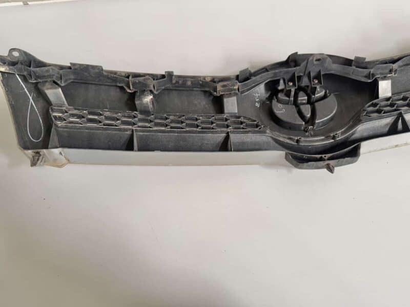 Original gebraucht kühlergrill TOYOTA Verso 2008. Oe-Teilenummer: 531110F020, 53111-0F020