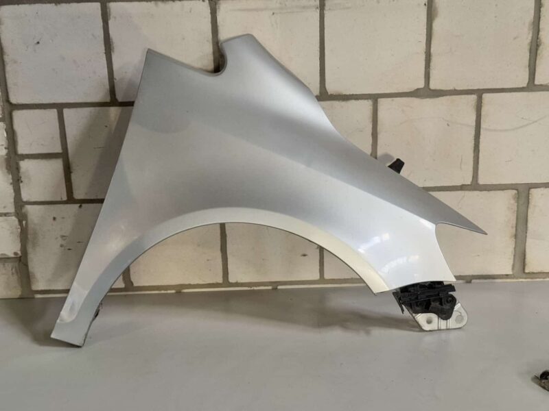 Original gebraucht Kotflügel Rechts VW Golf Plus 2009. Oe-Teilenummer: Kotflügel Rechts Plus, -