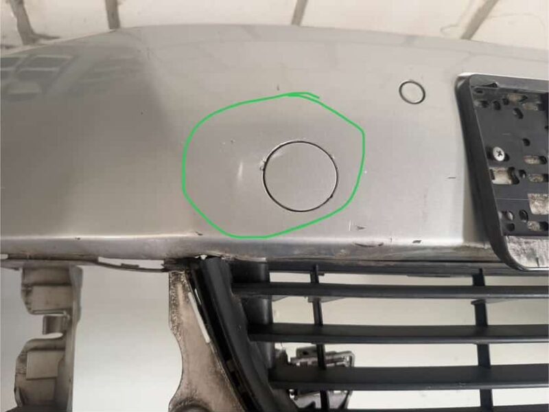 Original gebraucht Stoßstange Vorne mit PDC-Sensoren VW Golf Plus 2009 5M0807221. Oe-Teilenummer: 1155D301118, 5M0807221