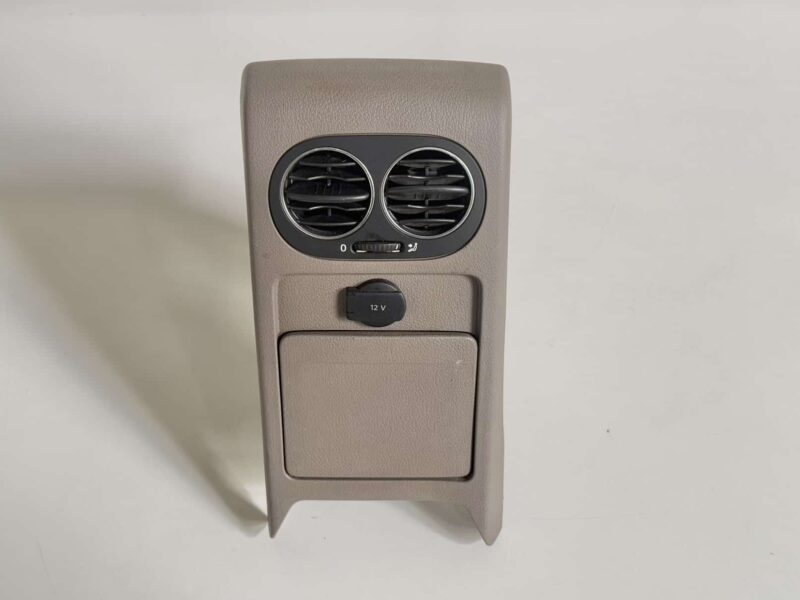 Original gebraucht Innenausstattung Mittelkonsole hinten Braun VW Golf Plus 2009 5M0863289. Oe-Teilenummer: 5M0819203F, 5M0863289