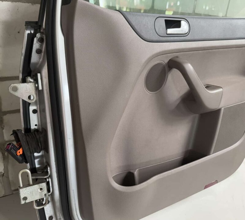 Original gebraucht Tür Beifahrer Vorne Rechts Komplett VW Golf Plus 2009. Oe-Teilenummer: Tür Vorne Rechts Golf-Plus, -