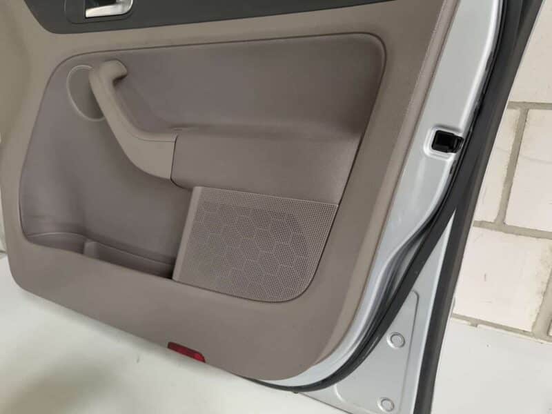 Original gebraucht Tür Beifahrer Vorne Rechts Komplett VW Golf Plus 2009. Oe-Teilenummer: Tür Vorne Rechts Golf-Plus, -