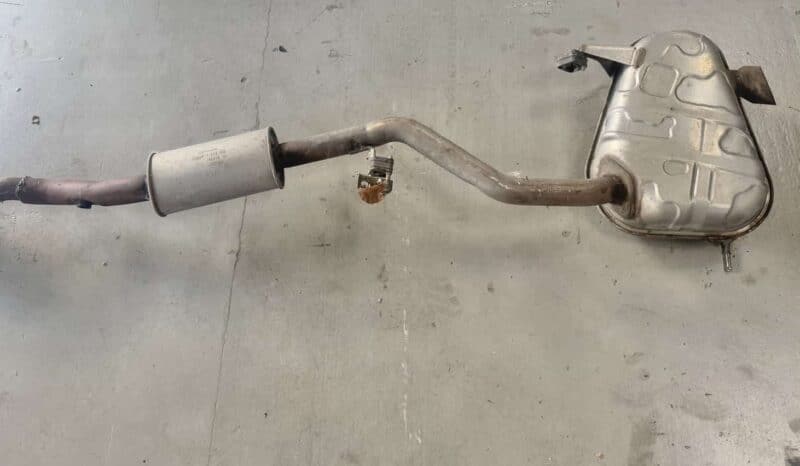 Original gebraucht Auspuffanlage komplett mit Kat. BMW 116i E81 E87 2009. Oe-Teilenummer: 7564181, 7564180, Katalysator, Vorschalldämpfer, Nachschalldämpfer
