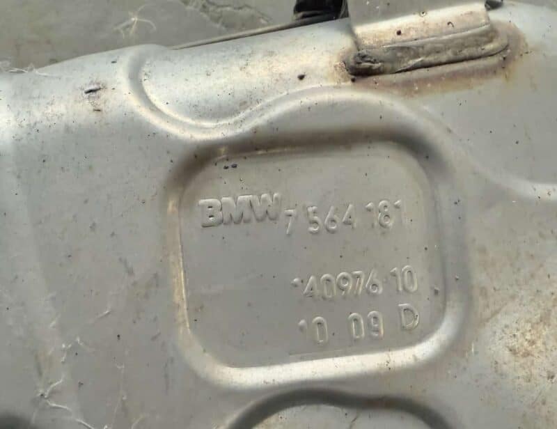 Original gebraucht Auspuffanlage komplett mit Kat. BMW 116i E81 E87 2009. Oe-Teilenummer: 7564181, 7564180, Katalysator, Vorschalldämpfer, Nachschalldämpfer