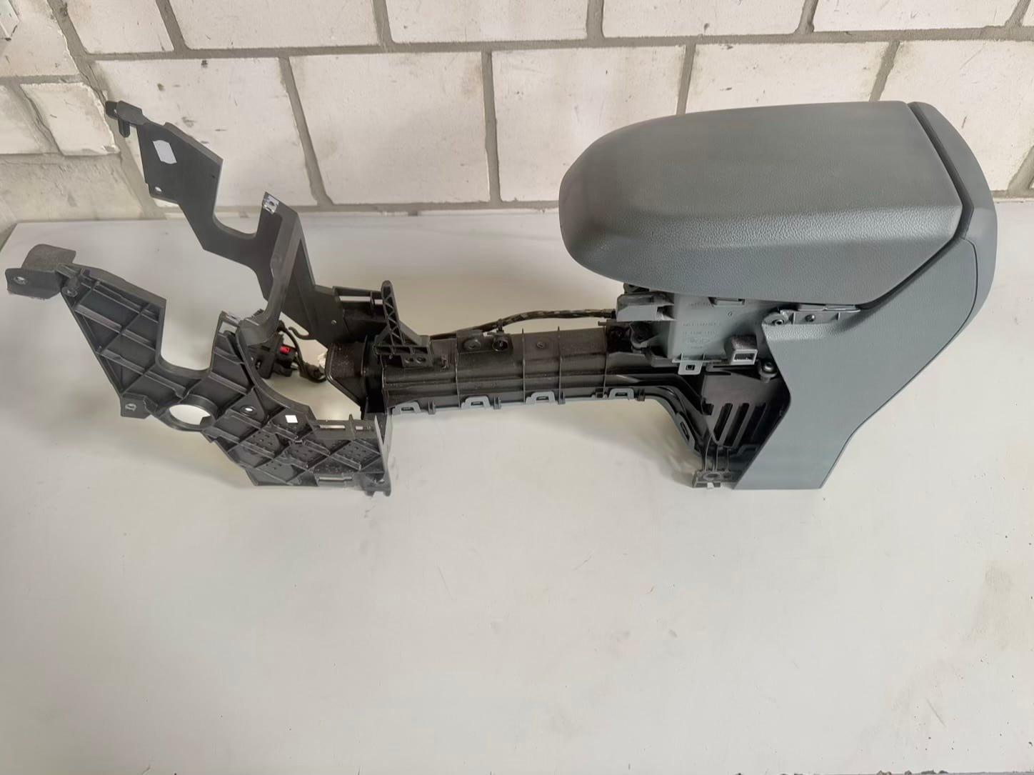 Mittelkonsole mit Mittelarmlehne Ford C-Max 2014 F1CBR045A06AC, AM51R044H60