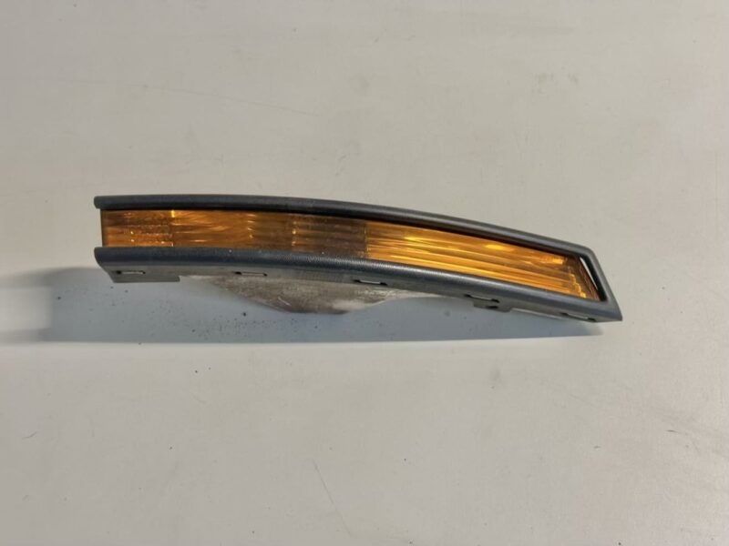 Blinker Blinkleuchte vorn rechts mit Abdeckung VW Passat 3C 3C0953042J 3C0807718