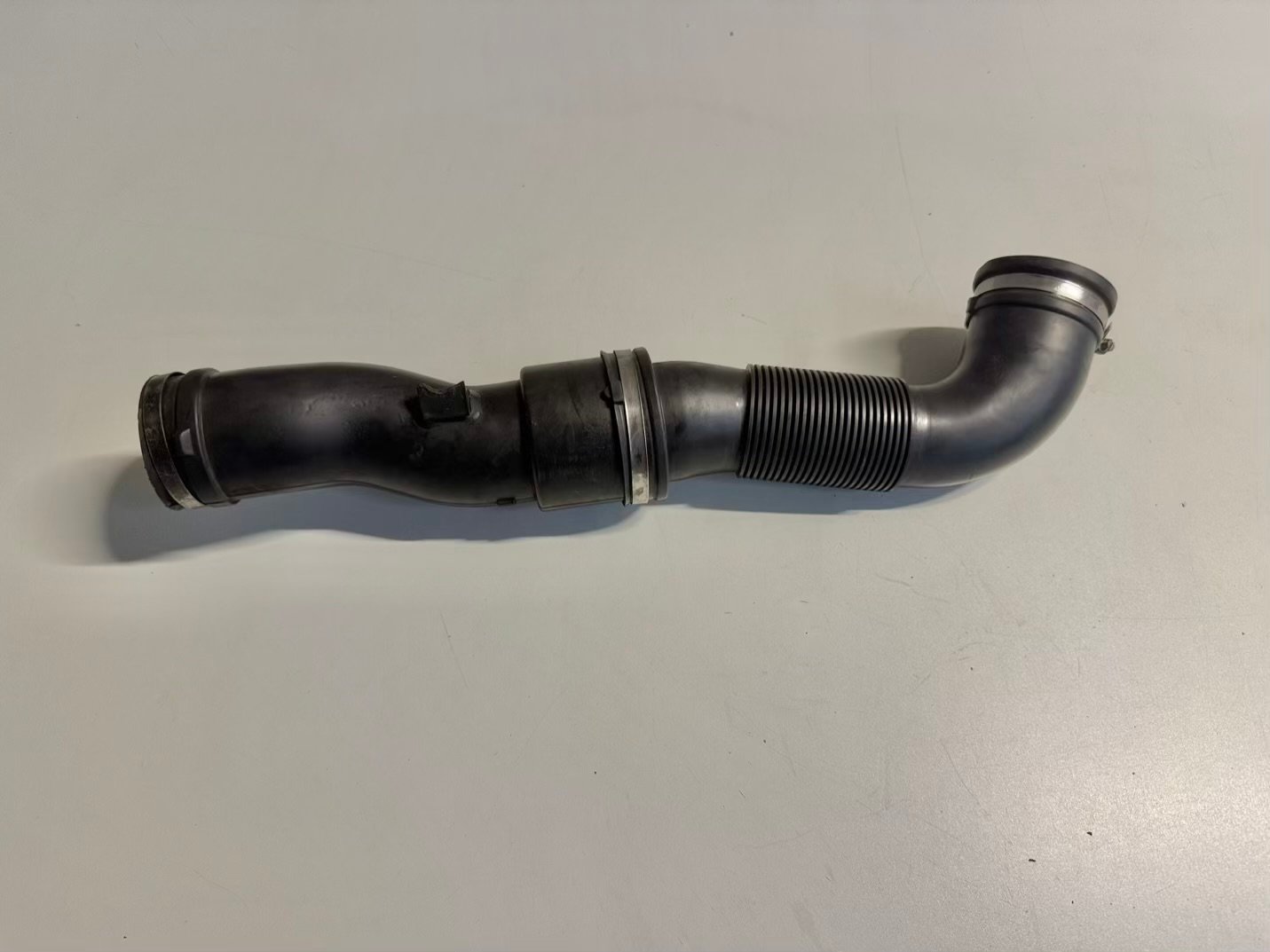 Ladeluftschlauch Luftschlauch Ansaugrohr OPEL ASTRA-J 2011 13254633, 1039897S01