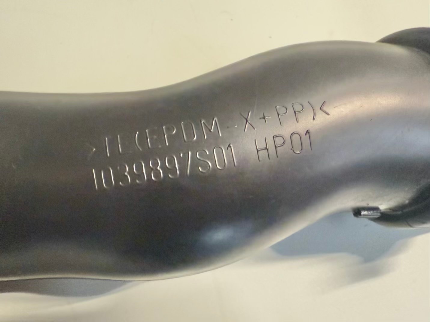 Ladeluftschlauch Luftschlauch Ansaugrohr OPEL ASTRA-J 2011 13254633, 1039897S01