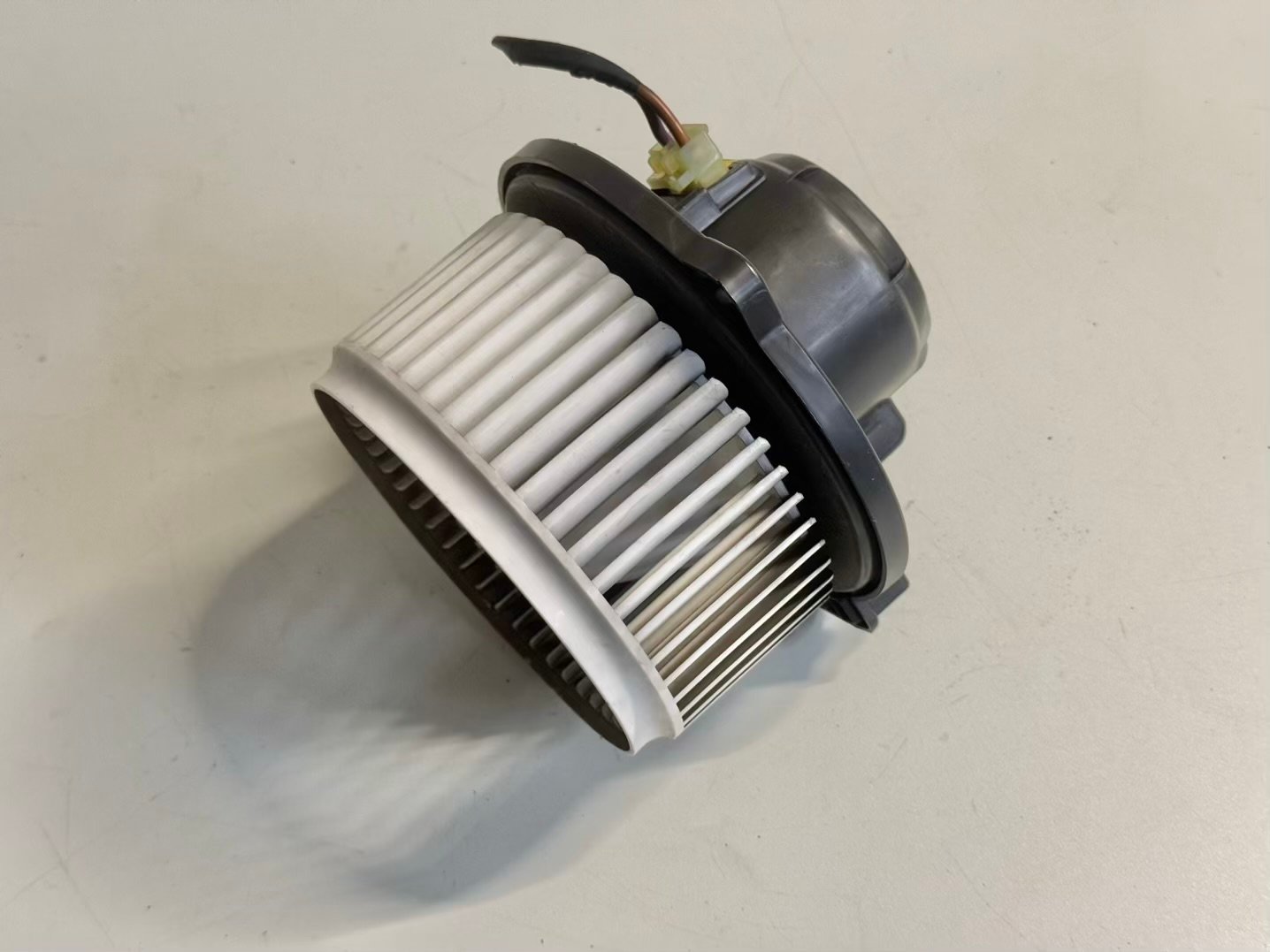 Gebläsemotor Heizungsgebläse OPEL GM ANTARA 2007 42424010, 4803882, 96440877