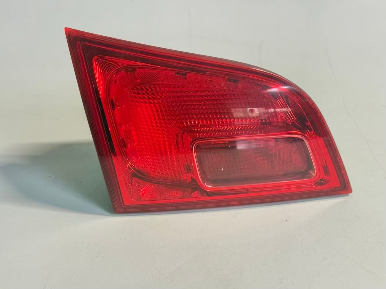 Rücklicht Bremslicht links innen OPEL ASTRA-J 2011 13282246