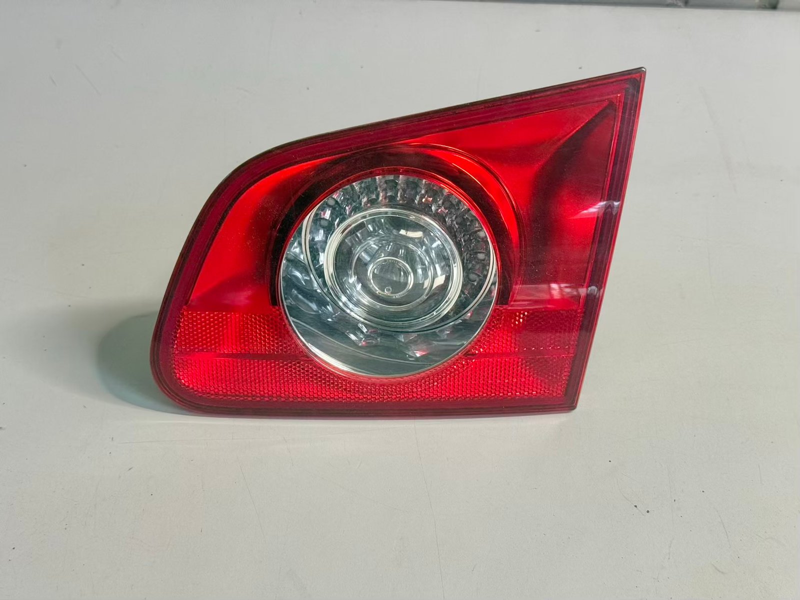 Rücklicht hinten rechts innen VW Passat 3C Kombi 2008 3C9945094, 27448002