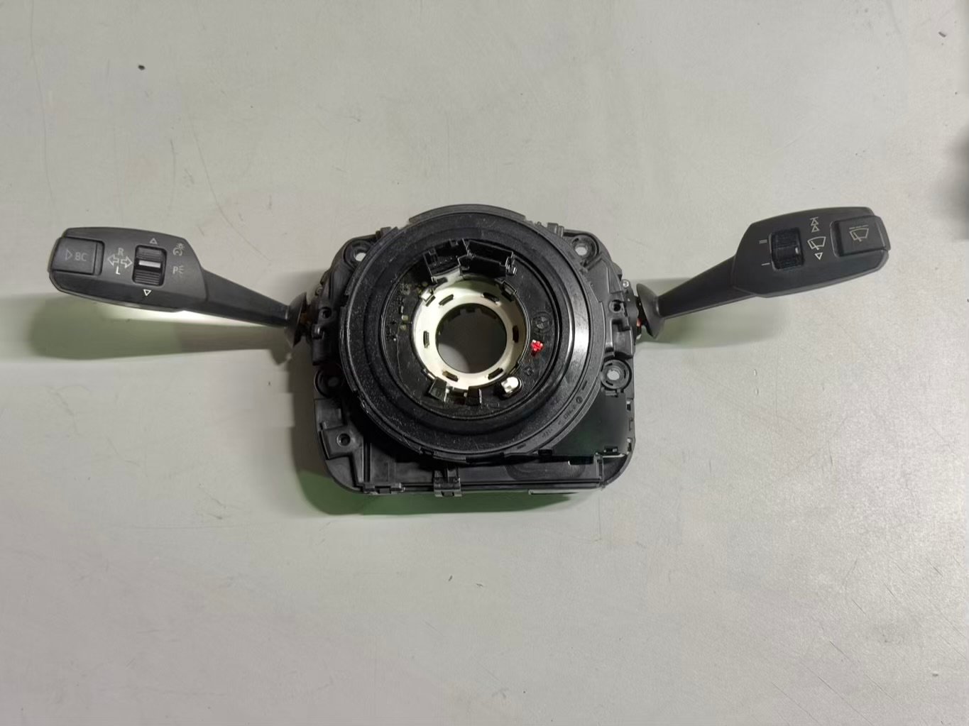 Schleifring Lenkstockschalter Blinker Hebel BMW 116i E81 E87 2011 LZ912303003