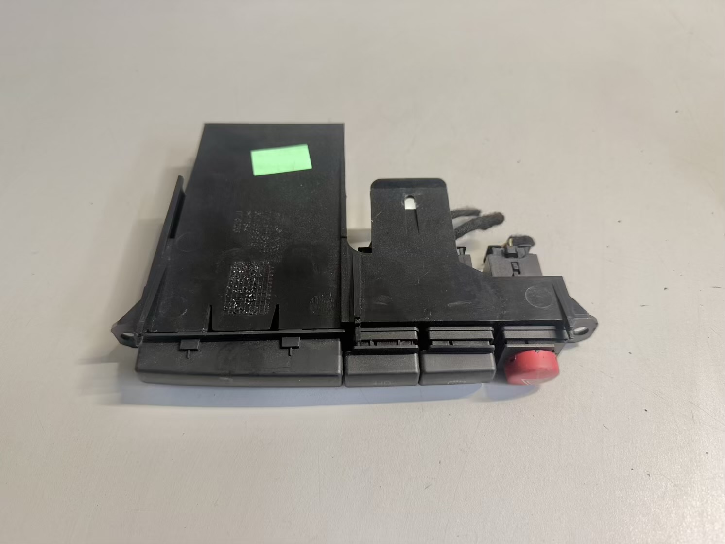 Schalterleiste warnblinkler schalter Seat Ibiza 1.2 2008 6L1858815