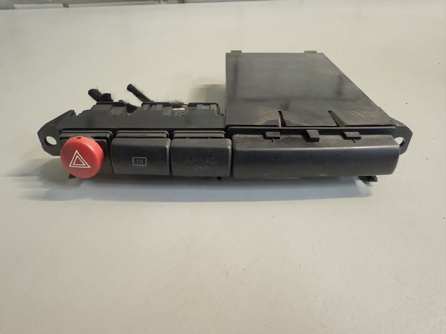 Schalterleiste warnblinkler schalter Seat Ibiza 1.2 2008 6L1858815