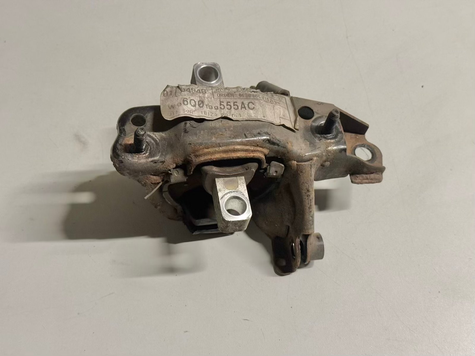 Motorhalter Links Lager Halter Seat Ibiza 1.2 2008 6Q0199555AC