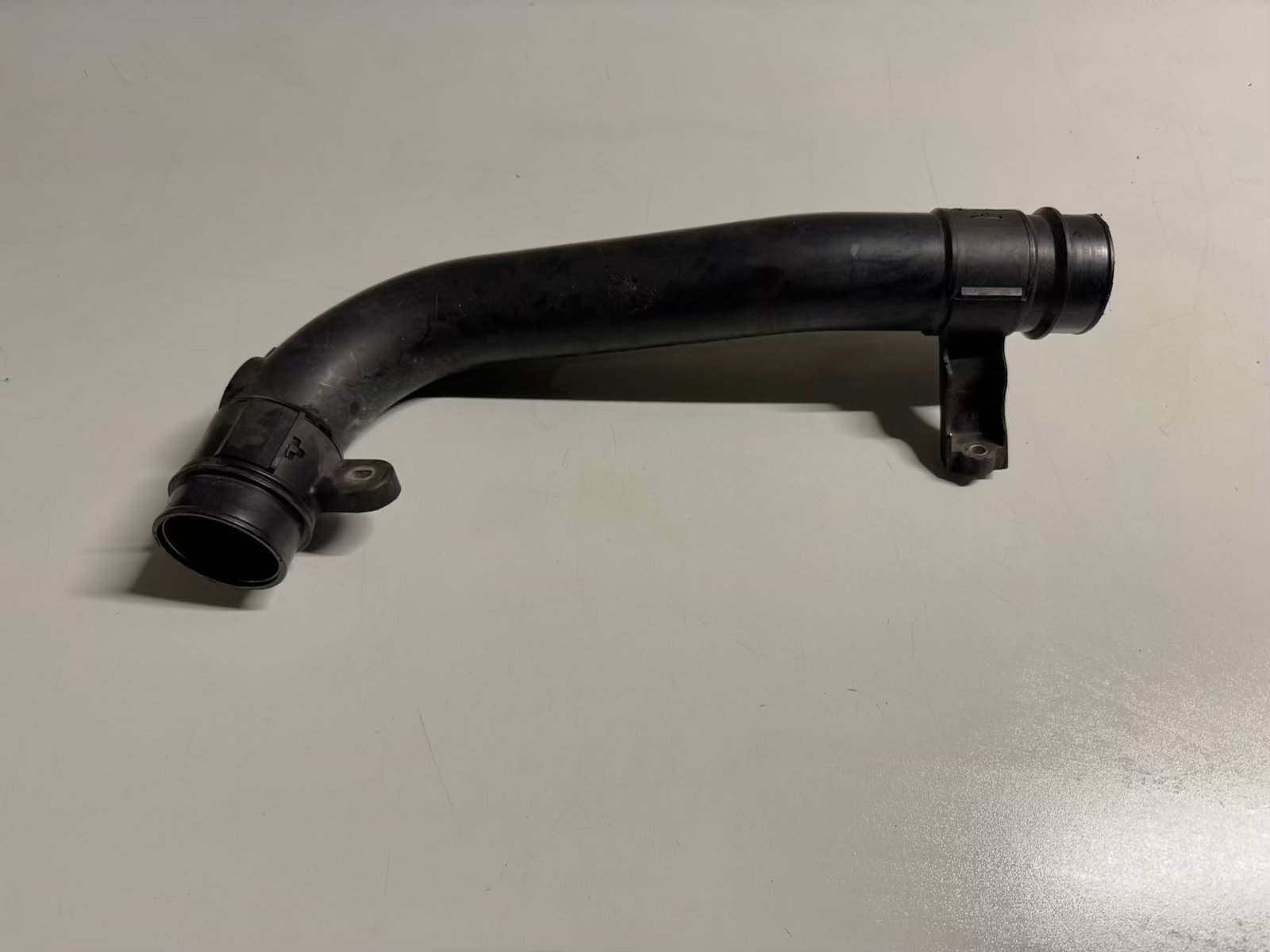 Ladeluftschlauch Druckrohr Turbolader Ford C-Max 2014 CV616C784AE