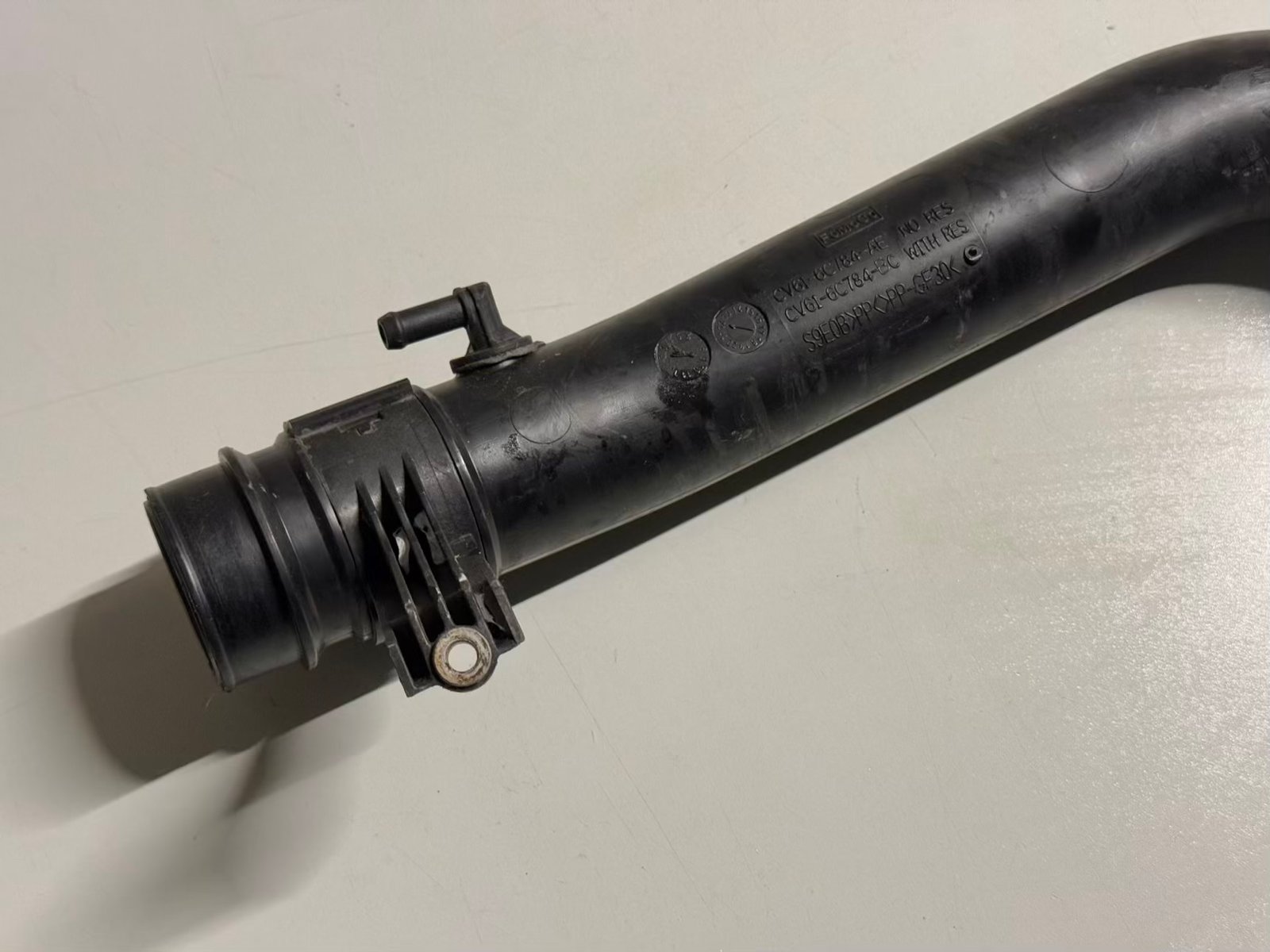 Ladeluftschlauch Druckrohr Turbolader Ford C-Max 2014 CV616C784AE