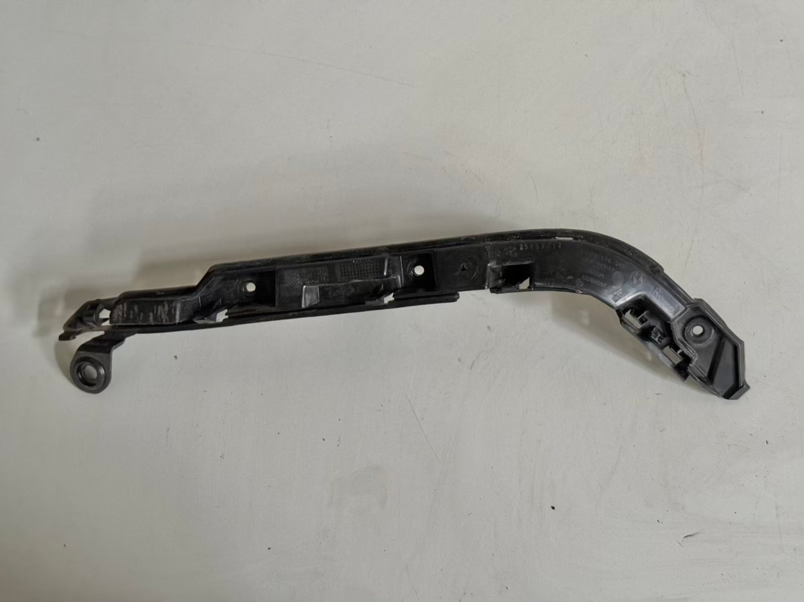 Stoßstangenhalter Rechts hinten N43 BMW 116i E81 E87 2011 22944911, 51127058518