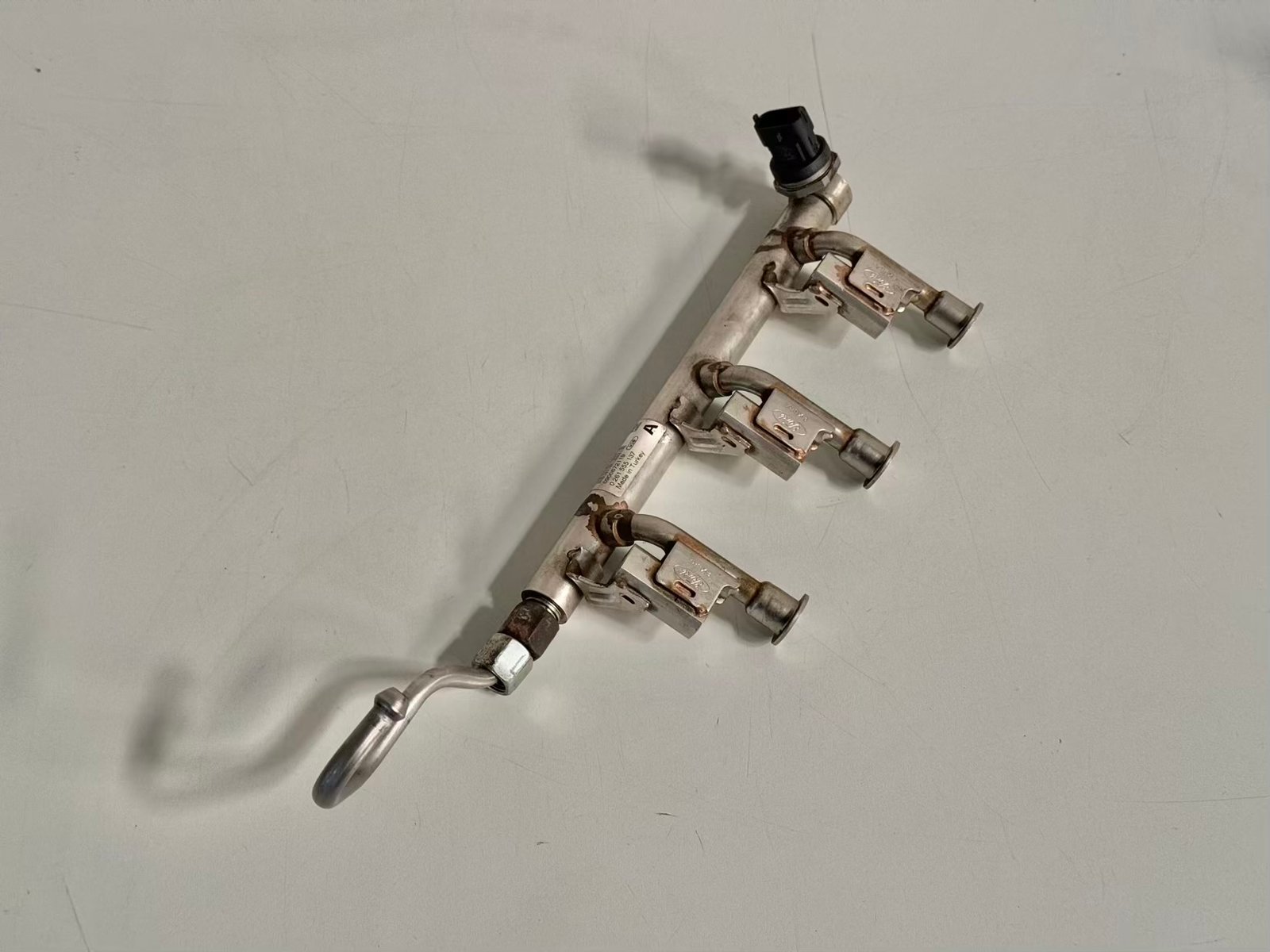 Einspritzleiste Railrohr Ford C-Max 2014 1.0 EcoBoost DM5G9H487AA, 0261555137