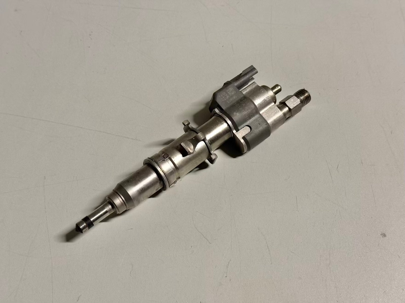 Injektor Einspritzdüse Benzin N43 BMW 116i E81 E87 2011 13537589048, 10181010