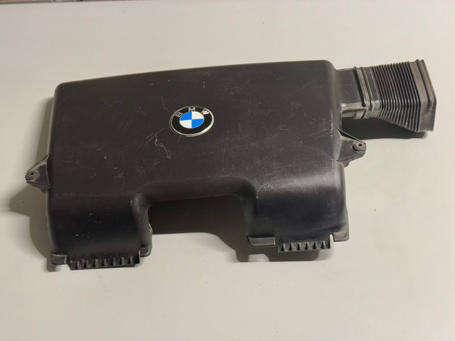 Motorabdeckung Ansaugstutzen BMW 116i E81 2011 7561927, 13717561927