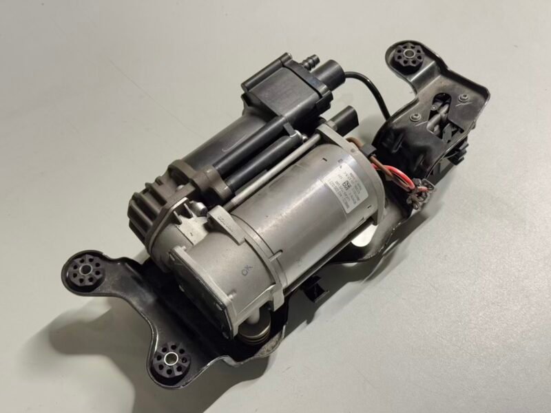 KOMPRESSOR LUFTFEDERUNG mit Halterung BMW X5 F15 F85 X6 F16 F86 37206875177