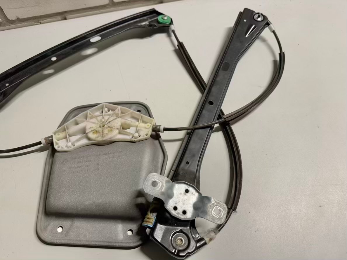 Fensterheber elektrisch VW Golf5 1K1 1.4L 1K4837461A