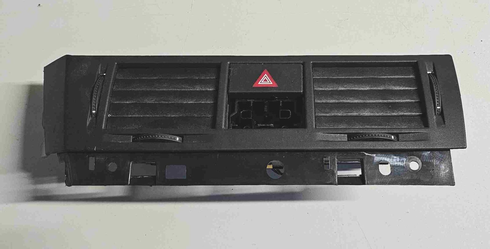 Luftdüse vorne Mitte + Schalter Warnblinker OPEL MERIVA 2003 464652911, 93332970